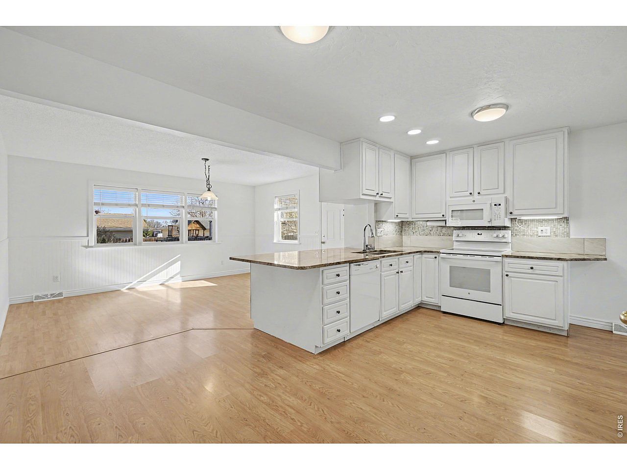 Listing photo of 3711 W 7th St Rd